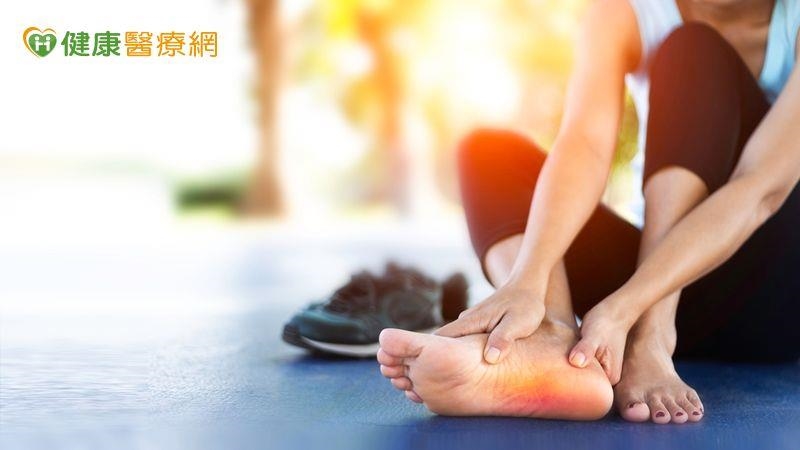 5旬婦為健身天天健走反害「足底筋膜炎」發作　震波治療助重拾步伐