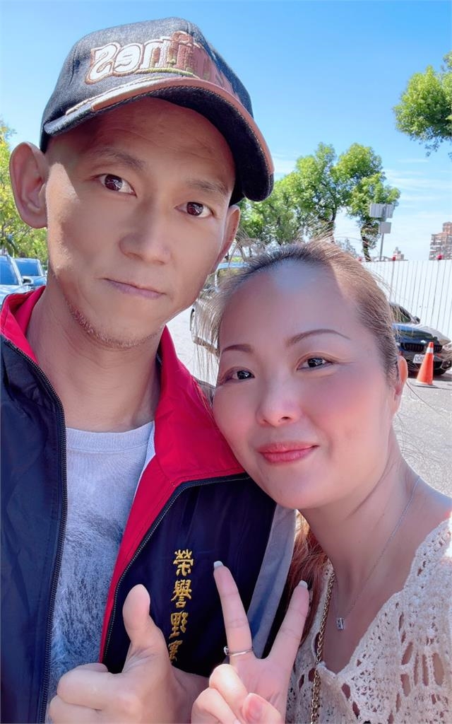 顏正國「生前雙頰凹陷」重病暴瘦仍前往這1處！女粉曬合照揭他私下為人