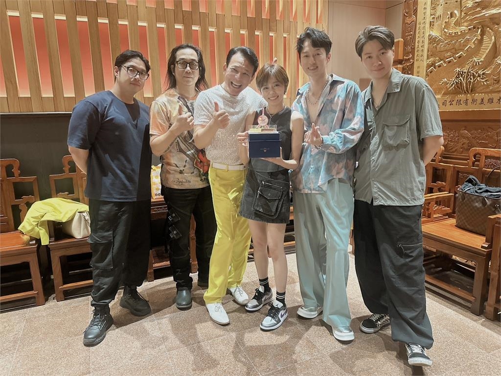  宮廟正妹「現身大庄媽進香活動」本尊竟是王瞳！「突被包圍慶生」願望全說了