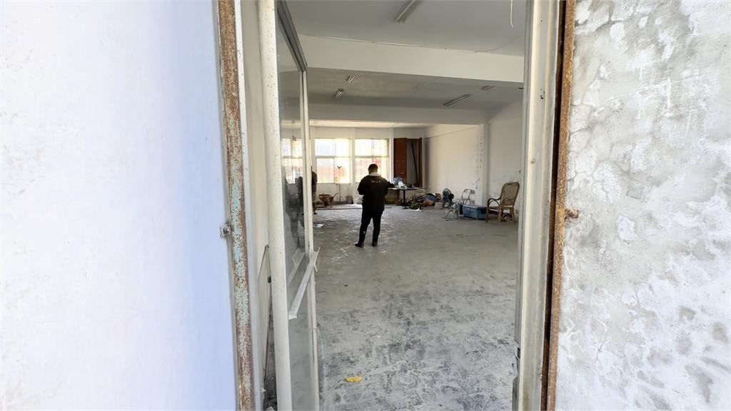 李明璇轟鏟子超人占車票！藍黨部徵志工清淤引撻伐