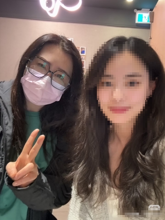 中秋節「氣質眼鏡妹」爽嗑海底撈！竟是58歲王祖賢「驚人近況」曝光