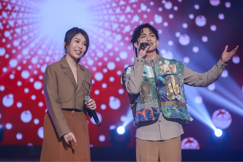 與郭忠祐加入《冰冰Show》主持一週年!蔡家蓁公開「1喜訊」 白冰冰發聲了:深感榮幸