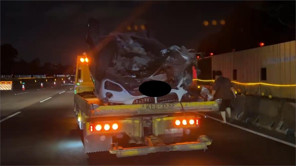 快新聞／禍不單行！昨夜國一火燒車　國三2車追撞「雙雙翻車」交通受阻