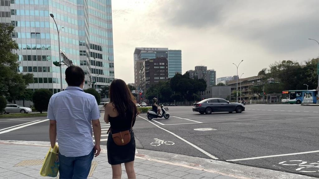 東北季風吹拂「北部高溫略降」　中部空品再亮橘燈