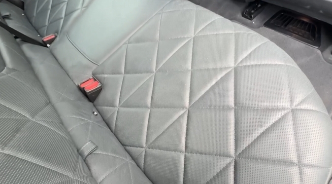 控汽車美容蒸氣清潔毀皮革座椅　業者：到處PO網爆料妨害名譽