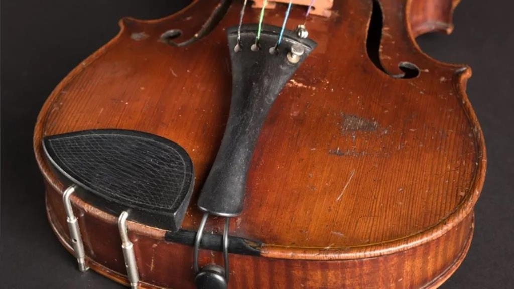 文理雙全！科學巨匠愛因斯坦小提琴遭拍賣　4千萬台幣成交