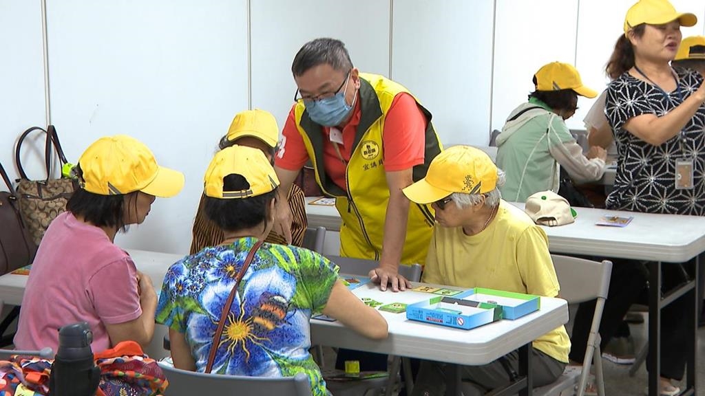 前進里民中心談用路安全　路老師開講危險情境一次看