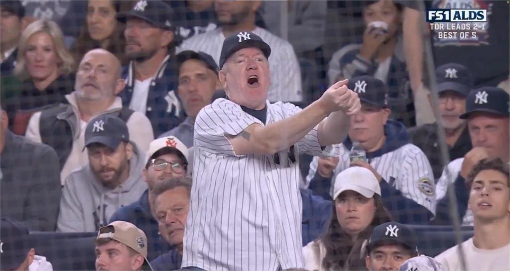 MLB(影)/洋基游擊手季後賽狂吞16K!球迷爆氣不忍了怒噴:揮他X的棒!