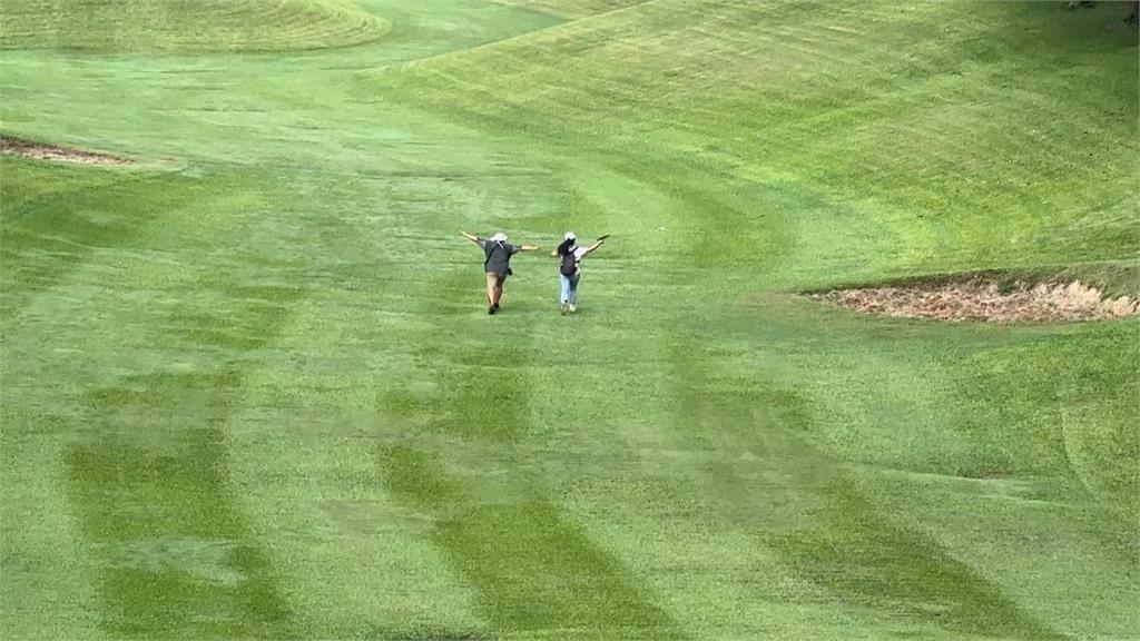 高球場變公園! 高雄「果嶺自然公園」開放首日湧人潮