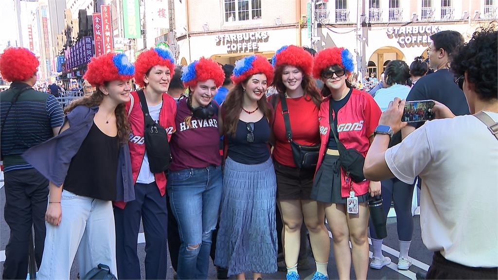 雙十國慶場邊嬌點! 禮賓人員神似大谷翔平.陳喬恩