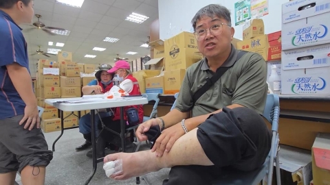 忙救災！大安村長不休息穿梭災區　腳趾「磨到險見骨」