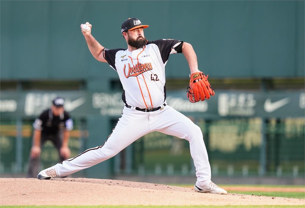 中職／「獅猿大戰」陳傑憲、林佳緯敲關鍵打點安打！獅隊2比1奪勝聽牌