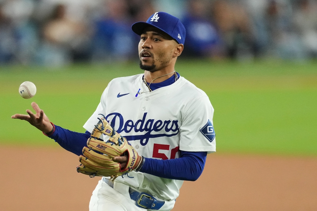 MLB(影)/「已經傾盡所有...」 道奇36歲內野老將香檳浴震撼宣布引退消息