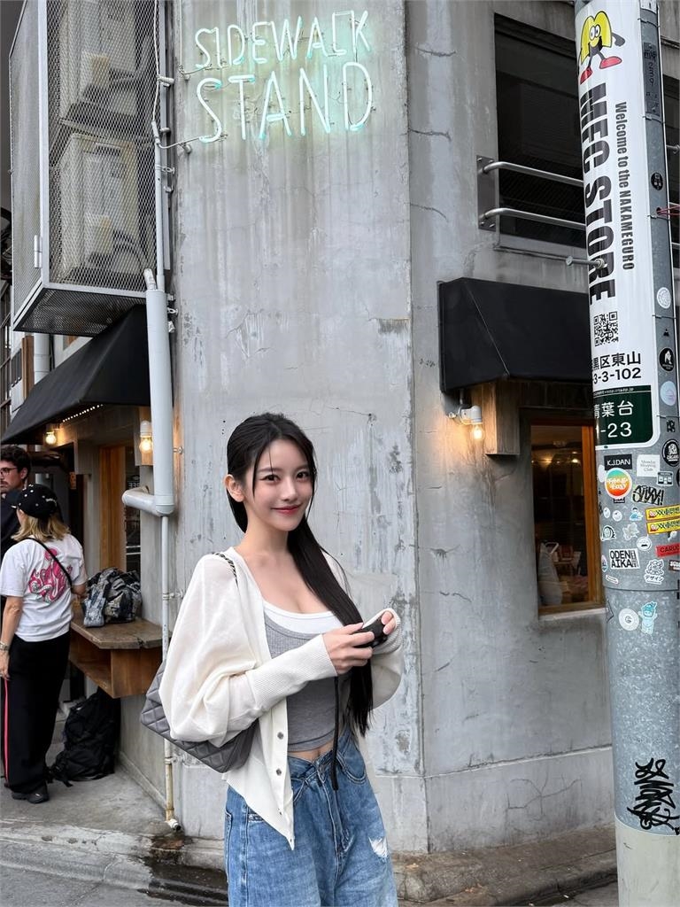 蔡瑞雪國慶飛日本不藏了！親曬私密躺床片「巨大雪球」震暈1.3萬人：太美嚕