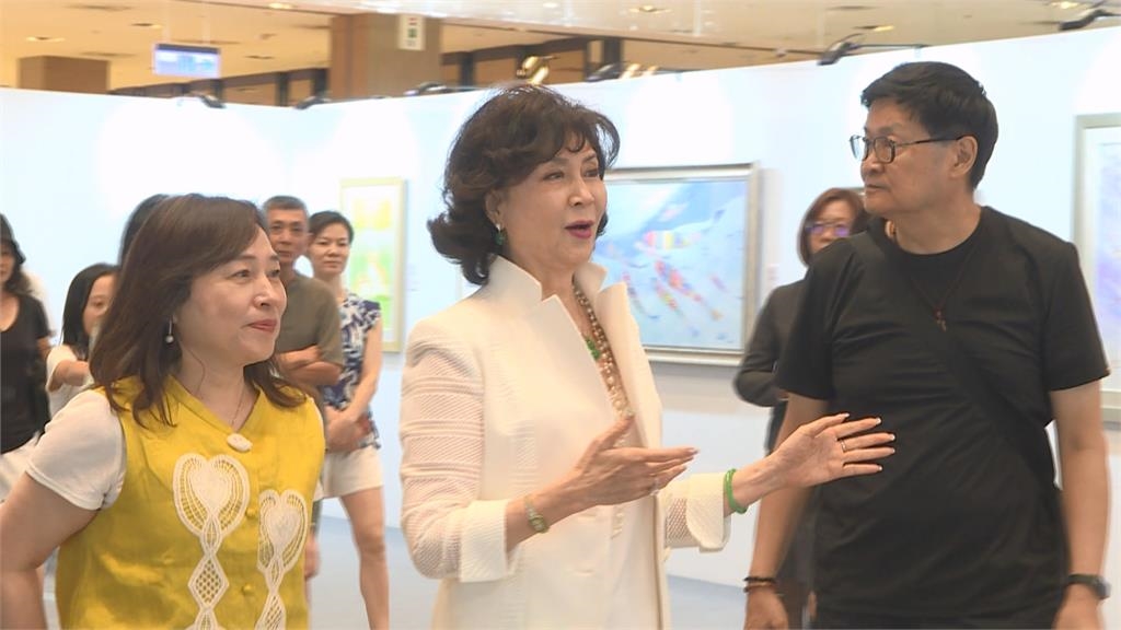 最美主持人「白嘉莉」在高雄 舉辦為期一週個人畫展