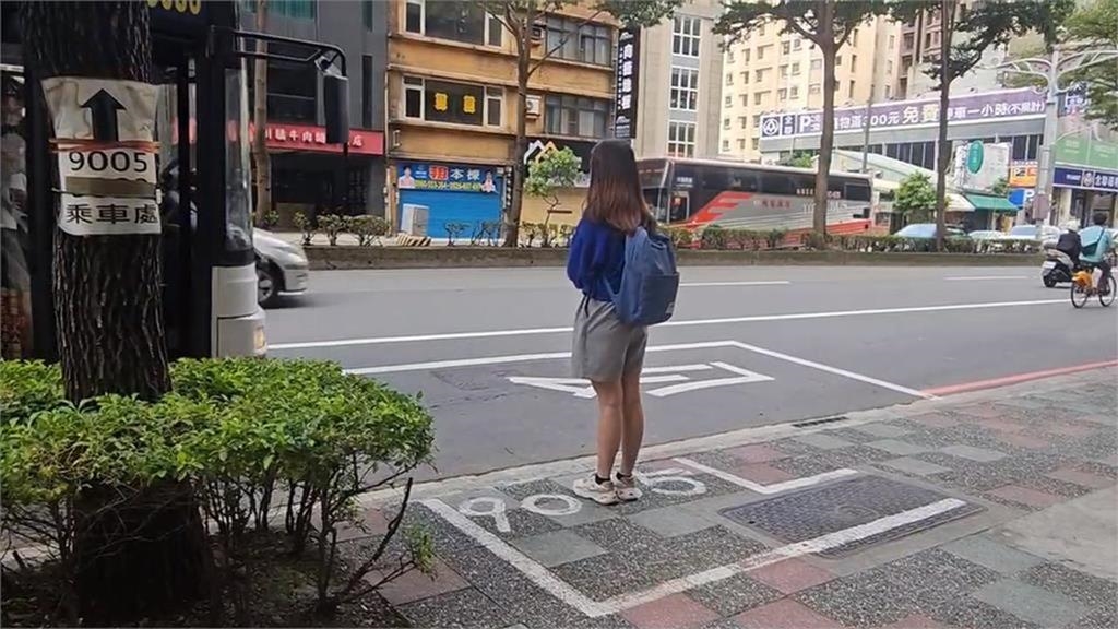 公車站牌「隱藏功能」一堆人不知道！一秒查詢餘額、加值網驚：學起來