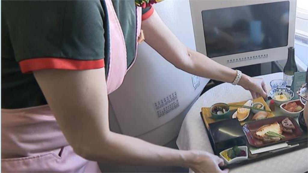 空服員抱病上班「求救叫救護車」遭拒慘死!座艙長哭了「7點聲明」還原真相