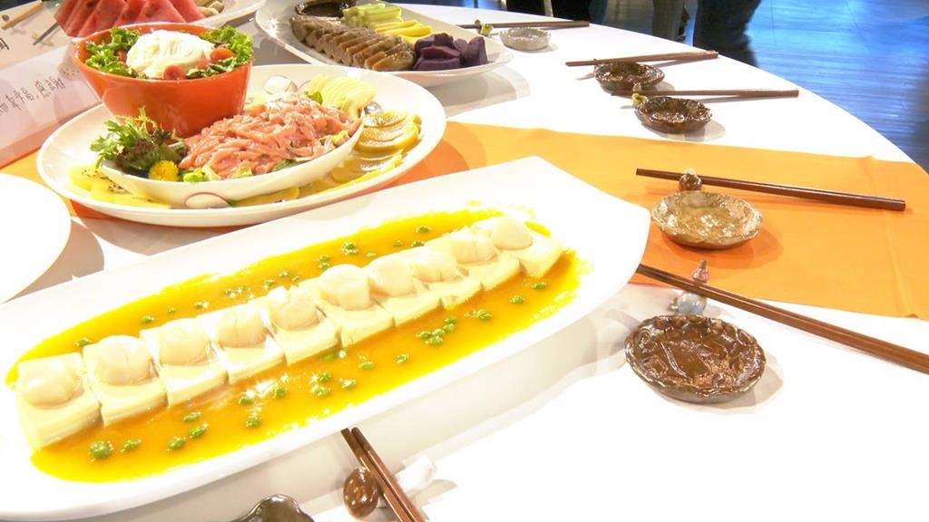 跨界合作！八里愛心教養院　院生陶藝作品搬上五星級餐桌