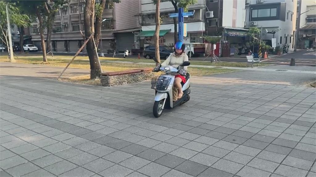 高雄綠園道機車違規穿越沒人管？　警方：今年已取締77件