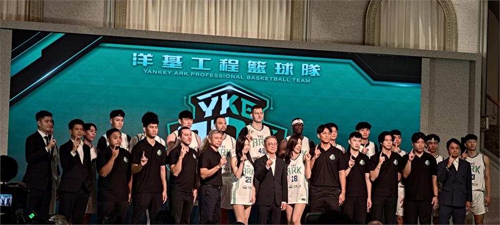 PLG/韓籍啦啦隊女神睦那京、李素敏重磅加盟!PLG新球隊洋基工程亮相