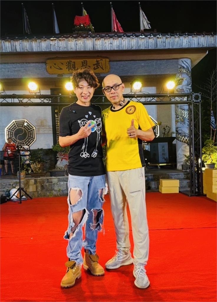 廖伯斯返鄉響應公益!攜手無極武恩聖宮舉辦晚會 與弱勢孩童過佳節