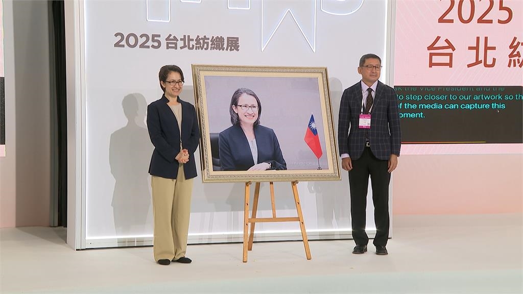 比雞蛋還輕！全球最輕跑鞋1雙50克 蕭美琴嘖嘖稱奇