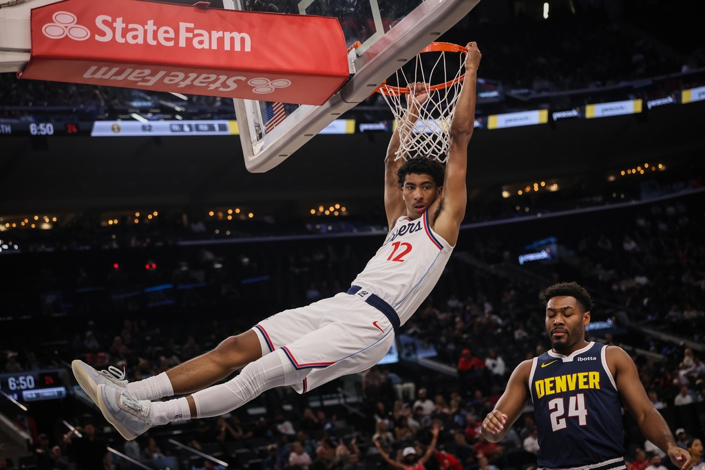 NBA／快艇主場計時器掛點　主持人「人工倒數3、2、1」全場傻眼！