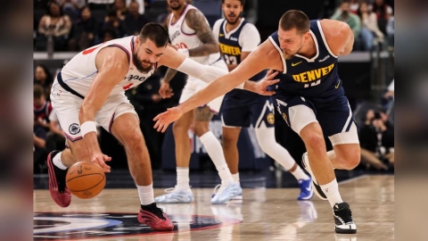 NBA/快艇主場計時器掛點 主持人「人工倒數3、2、1」全場傻眼!