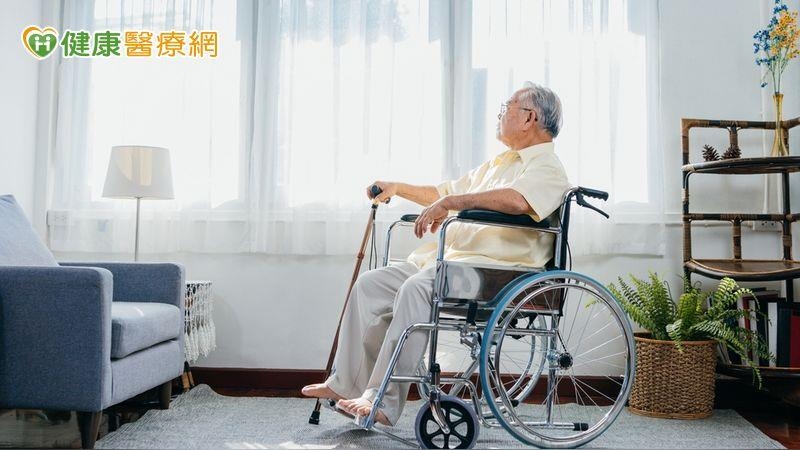 八旬翁行動認知突退化懷疑巴金森 一查竟是「大腦動靜脈畸形」