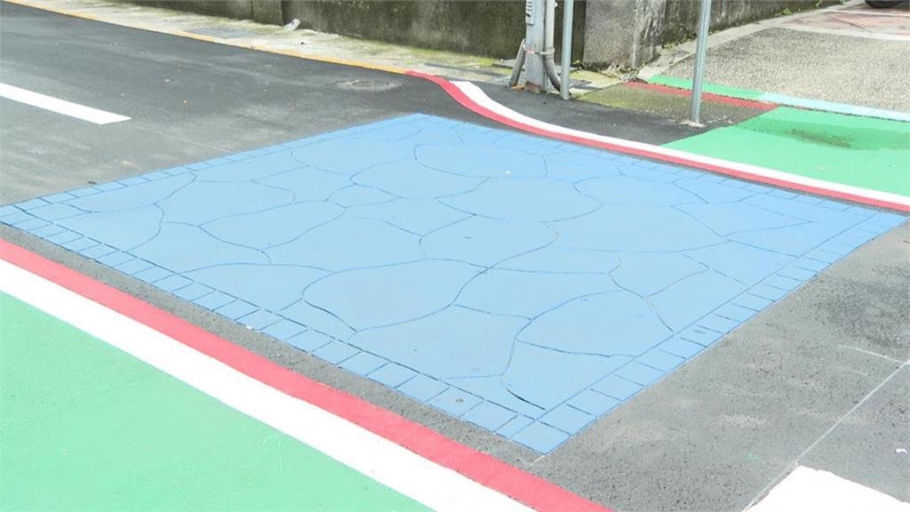 台北馬路多「藍色方格」引網疑惑　交通局親揭用意：違規者恐噴3.6萬！