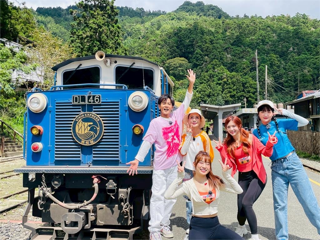 《綜藝新時代》阿翔看到火車會瘋狂!店家感謝過世奶奶讓籃籃淚崩「我也是奶奶帶大的」