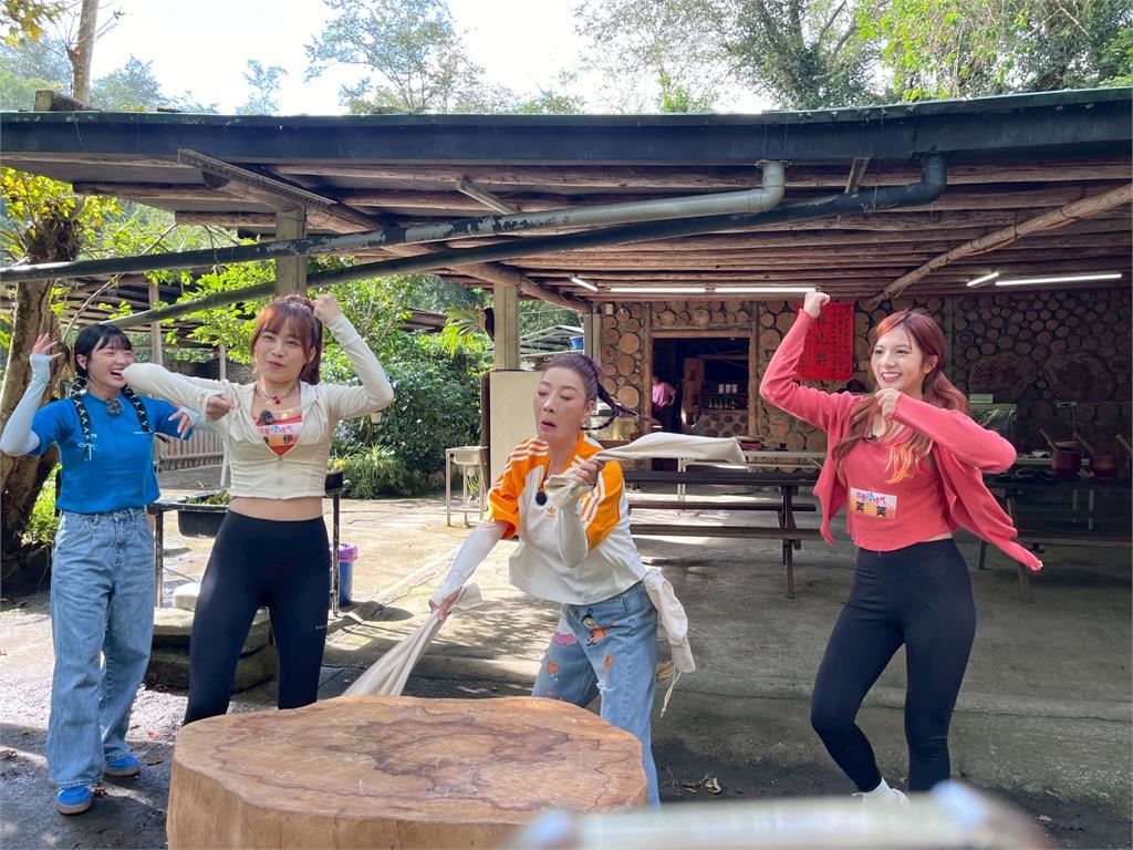 《綜藝新時代》阿翔看到火車會瘋狂!店家感謝過世奶奶讓籃籃淚崩「我也是奶奶帶大的」