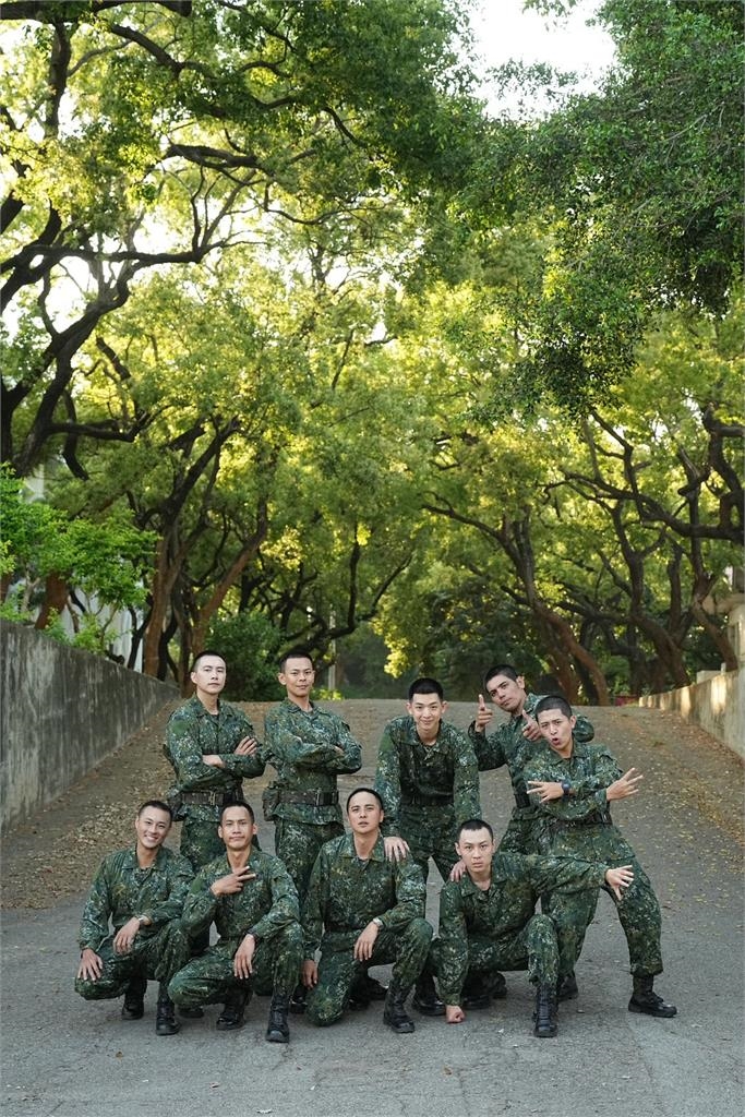 《九條好漢》脫下軍裝,情誼不散 星兵私下交情大公開