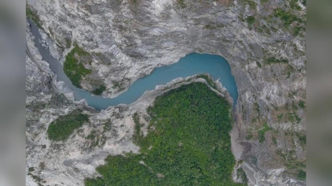 水位急速上升!花蓮立霧溪驚見堰塞湖 公路局:台8線「這路段」禁止通行