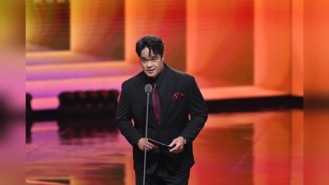 金鐘60/「大師兄」驚喜現身頒獎!林智勝「狂吃螺絲」出槌:面對強投都沒這麼緊張