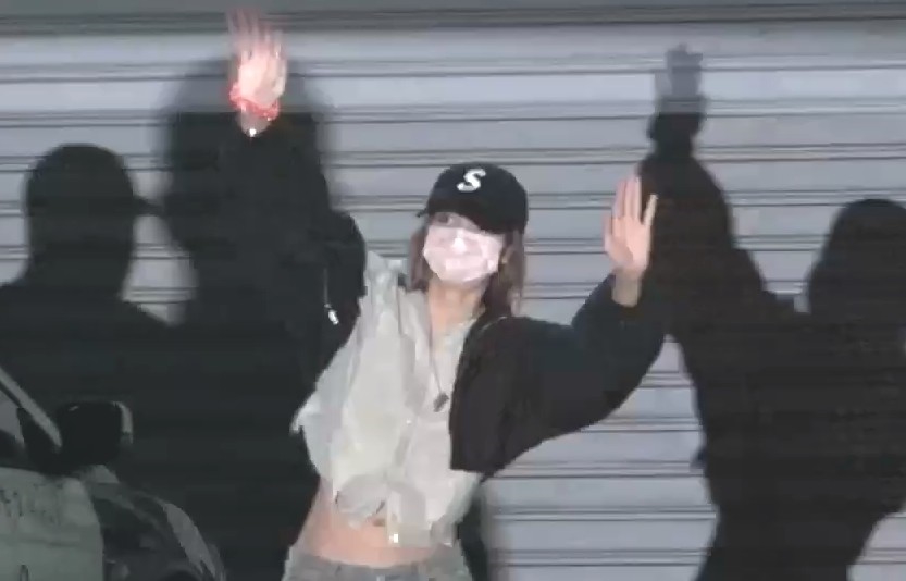 快新聞/尖叫聲!BLACKPINK深夜降臨高雄 LISA「一動作」全場嗨翻