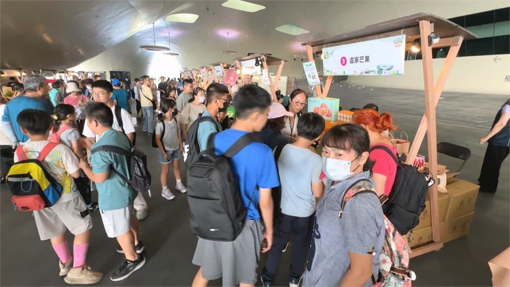 農糧署與中華郵政強強聯手　最優質農產台灣隊助小農