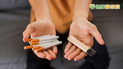 抽電子煙也傷牙?研究揭蛀牙風險升 專家:或與煙油含糖、易致口乾有關