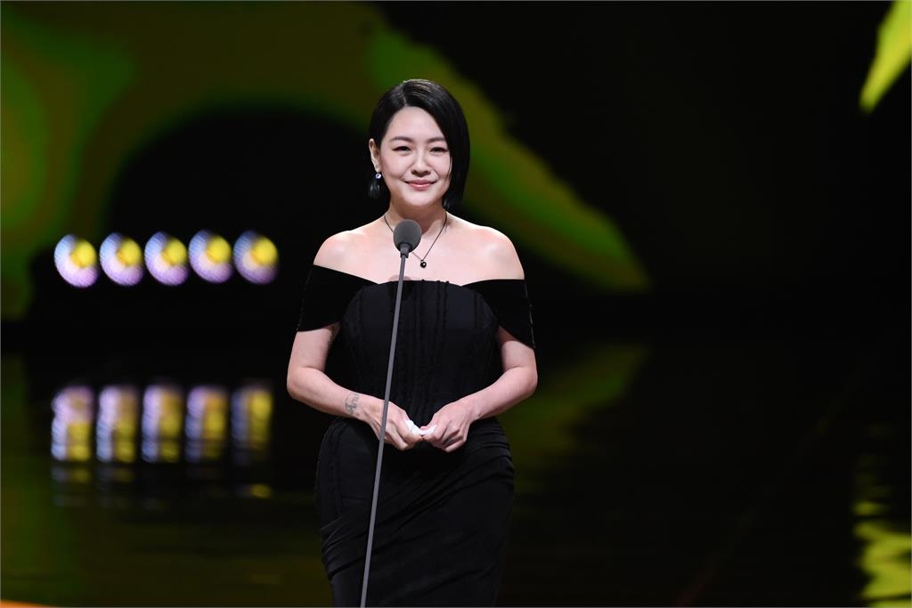 賈永婕金鐘隔天「騎車轉角看到小S」!她曝「合影畫面」爆2現況:被笑死