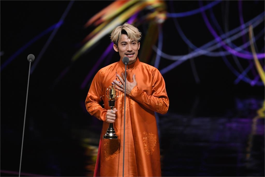 金鐘60／不斷更新！連炳發《化外之醫》奪「戲劇節目男主角獎」