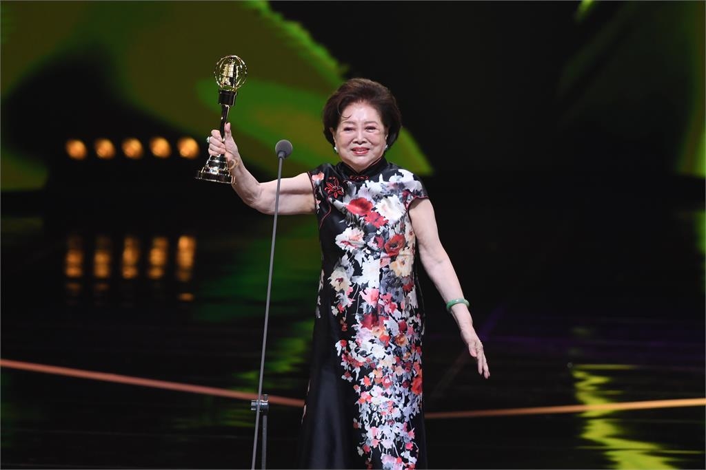 金鐘60／昔喊「坐輪椅也要演」　陳淑芳獲特別貢獻獎發豪語：再拚這2獎！