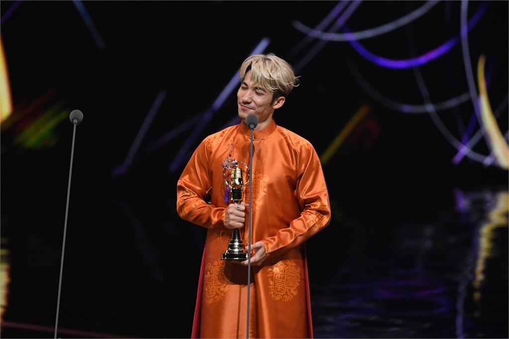 金鐘60/首位越南視帝誕生!連炳發奪獎當下「驚呆張口」嗨喊:我愛台灣