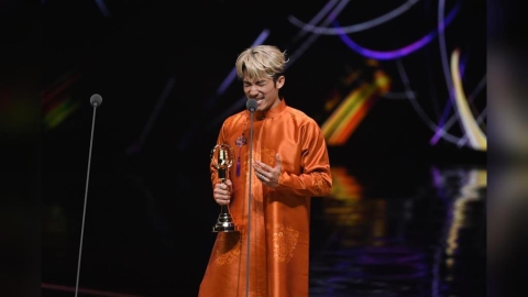 金鐘60／首位越南視帝誕生！連炳發奪獎當下「驚呆張口」嗨喊：我愛台灣