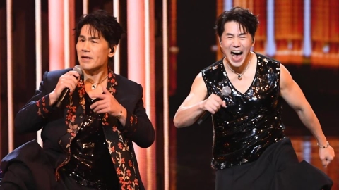 57歲羅時豐金鐘獎「唱跳9分鐘」大秀二頭肌!超狂體力網全鼓掌:比羅志祥還強