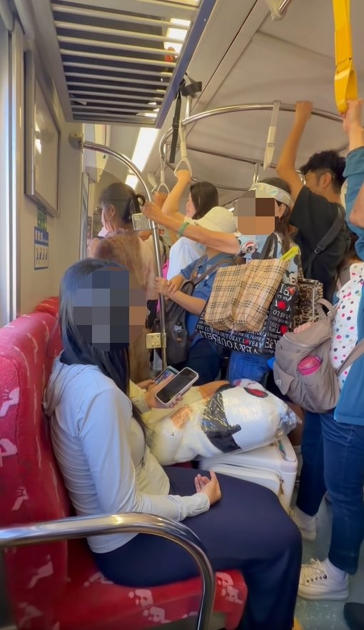 老大媽逼孕婦讓座遭拒！理智線斷裂嗆「別再生了」還碎唸：反正生了也不會教