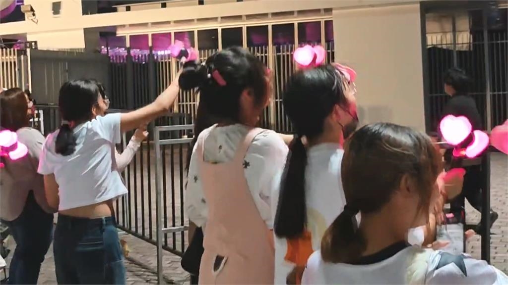 BLACKPINK高雄開唱"6.5萬人湧入"　陳其邁親監督散場交通