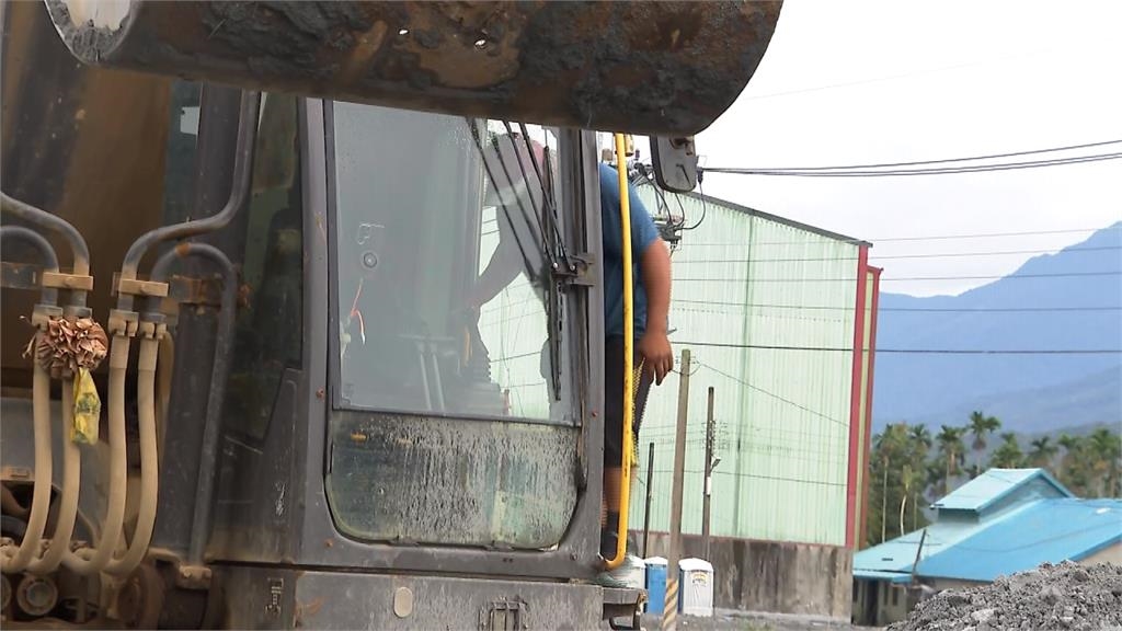 堰塞湖危機未解　「風神」又來攪局　佛祖街救災機具撤退待命