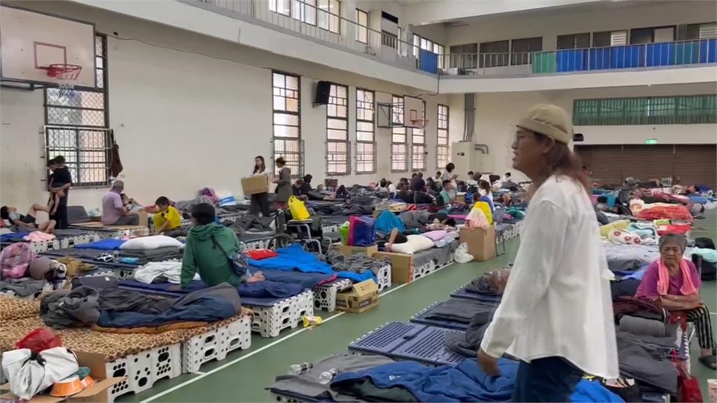 紅色警戒！太魯閣堰塞湖水位上升　下游部落急撤離、疏散遊客