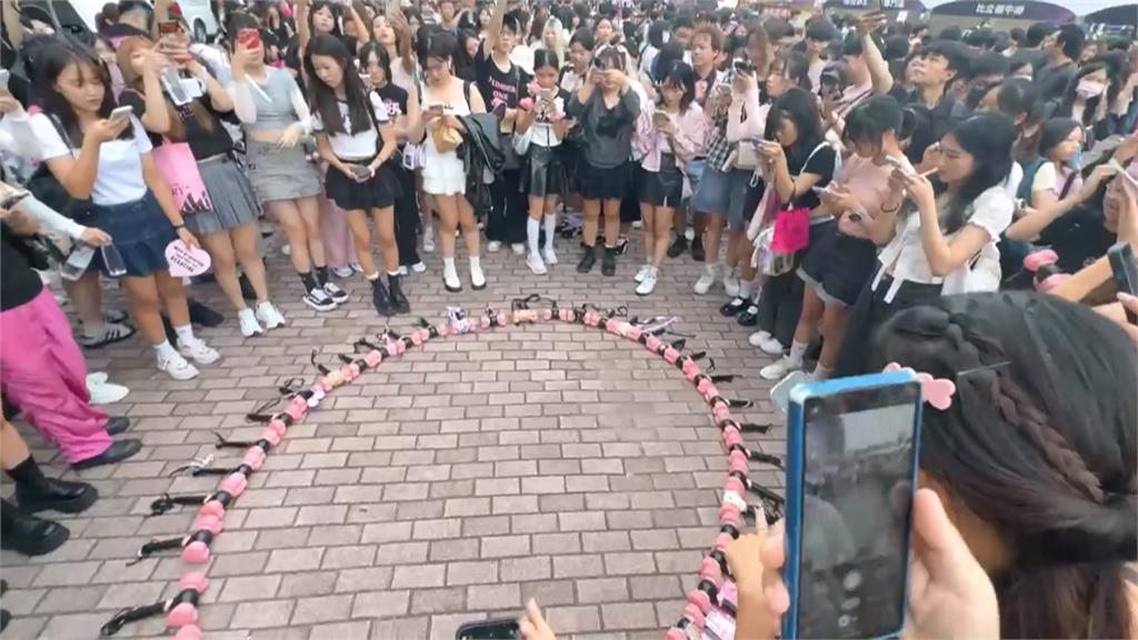 BLACKPINK唱破紀錄 2度高雄開唱"4場狂賣19萬張票"