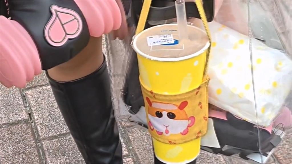 BLACKPINK變身帶貨王 Rosé吃播高雄在地"鳳梨酥.珍奶"